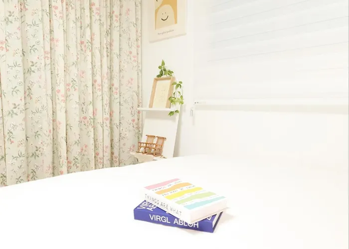 Cozy Erin Stay, Seul