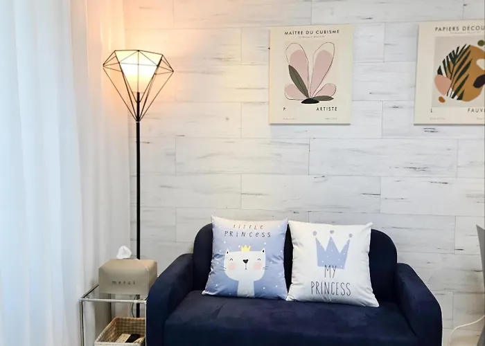 Cozy Erin Stay, *